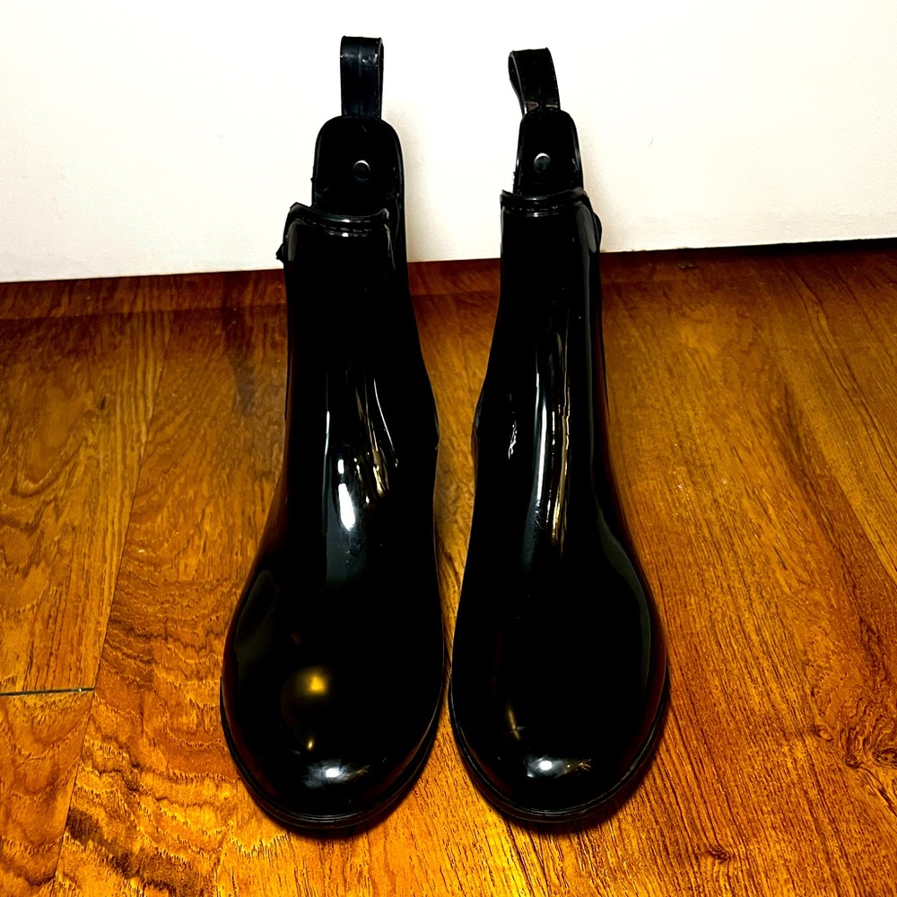 Marc Fisher ankle rain boots size 8